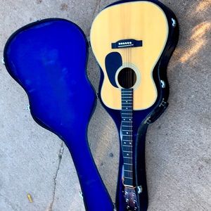 Selling a timer Augusta guitar, nearly new.